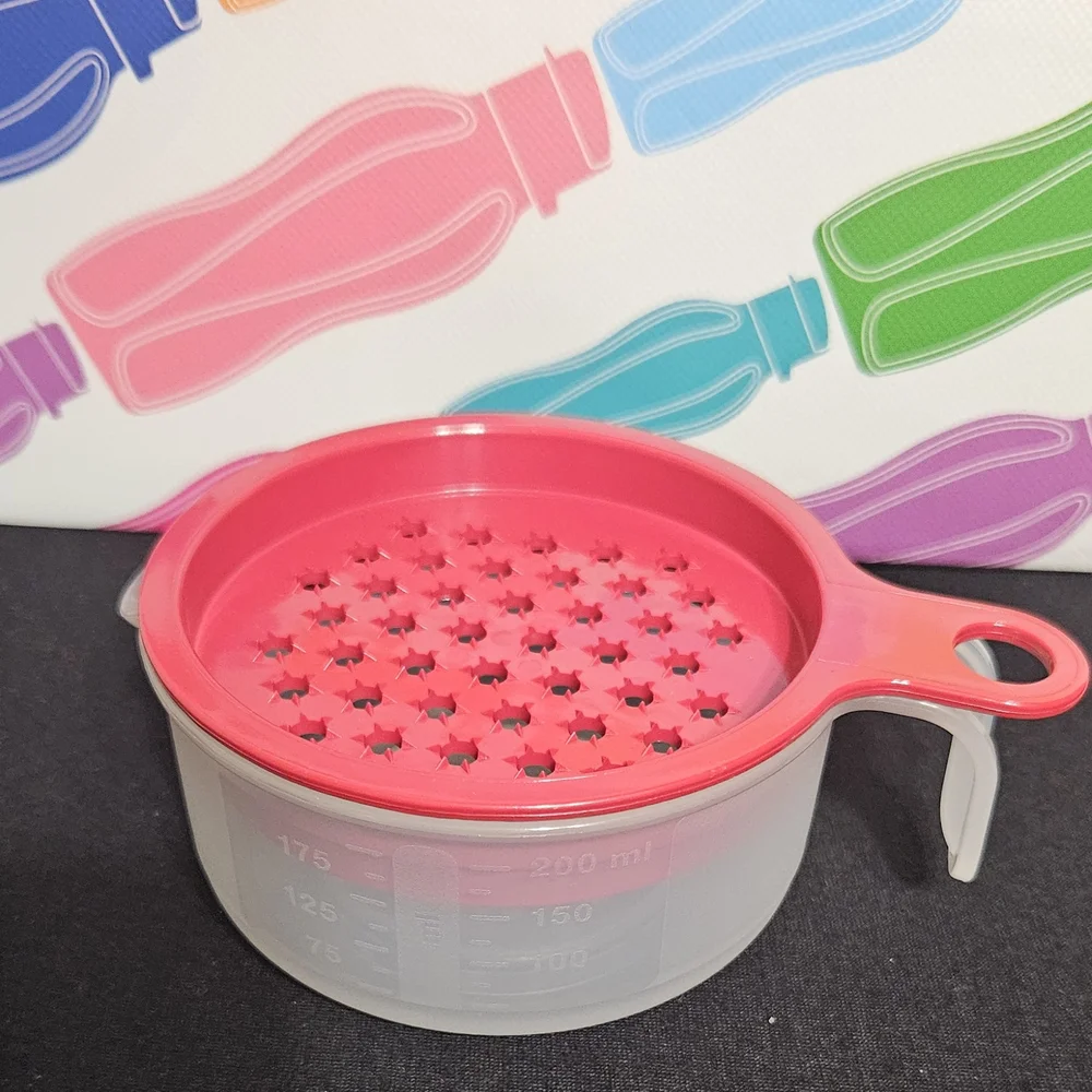 Multifunctional Red and White Kitchen Measuring Set
